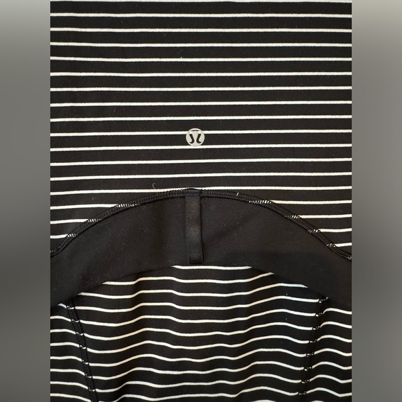 Lululemon Full Zip Jacket - Black & White Striped - Size 6 - Picture 6 of 6